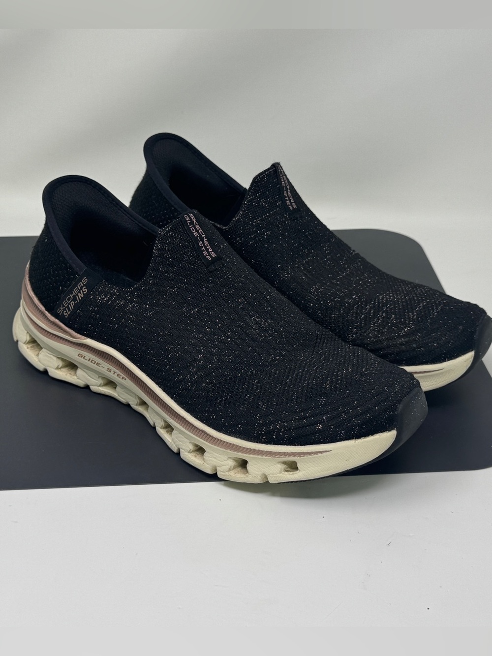 Skechers Slip-Ins Glide-Step
Sparkle Black Rose Gold 150425 sz 8